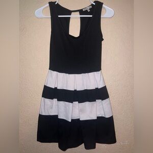 Charlotte Russe Black and White Tiered Midi Dress